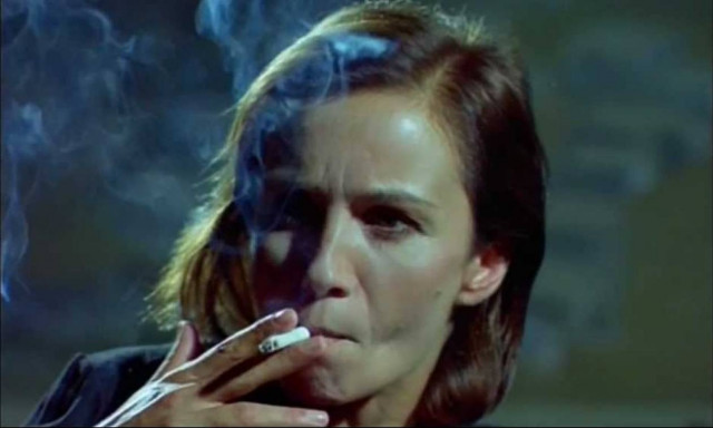 Σαν σήμερα το 1993 πεθαίνει η ανατρεπτική ποιήτρια και ηθοποιός Κατερίνα Γώγου (Vids)