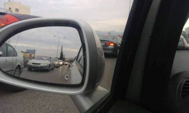 Κίνηση στους δρόμους: Ουρές χιλιομέτρων ΤΩΡΑ στον Κηφισό – Προβλήματα και στο κέντρο της Αθήνας