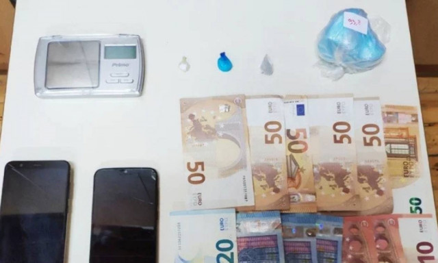 Ρέθυμνο: Χειροπέδες σε δύο 22χρονους που είχαν 100 γραμμάρια κοκαΐνης (pic)