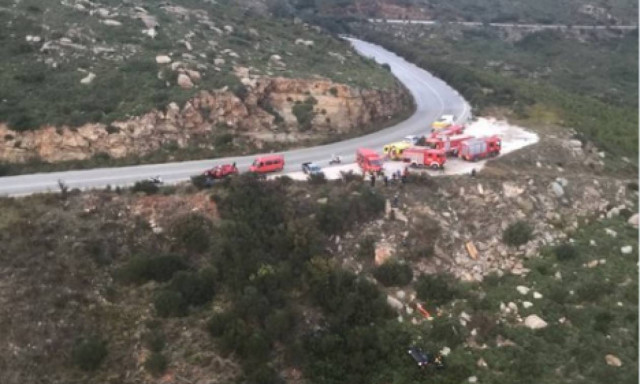 Συναγερμός στην Πεντέλη: Αυτοκίνητο έπεσε σε γκρεμό - Τραυματίστηκε η οδηγός