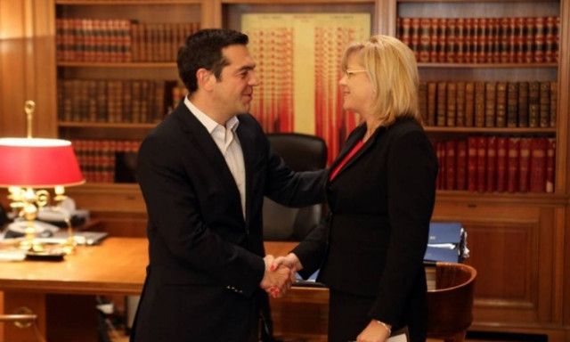 Σήμερα η συνάντηση του πρωθυπουργού με την επίτροπο Περιφερειακής Πολιτικής της ΕΕ