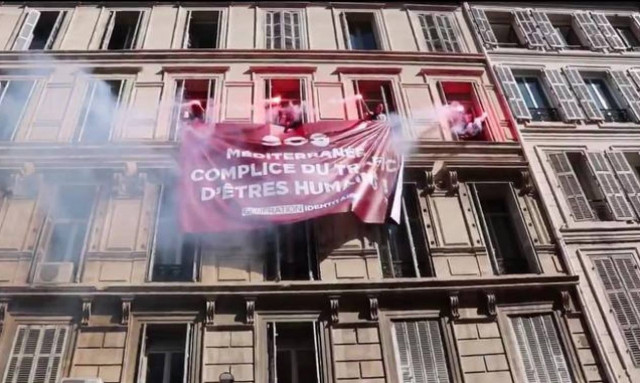 Επίθεση ακροδεξιών στα κεντρικά γραφεία της ΜΚΟ SOS Mediterranee (Vid)