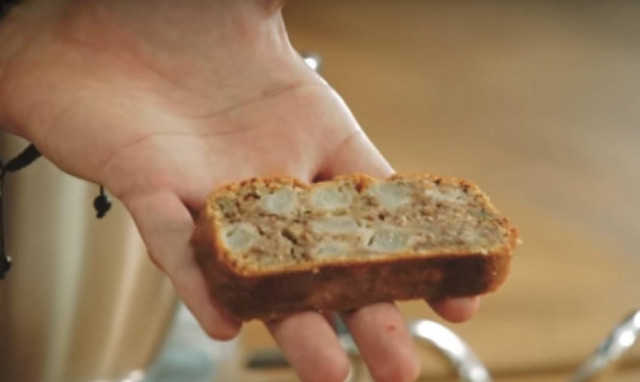 Η συνταγή της ημέρας: Κέικ με μπανάνα και αχλάδι