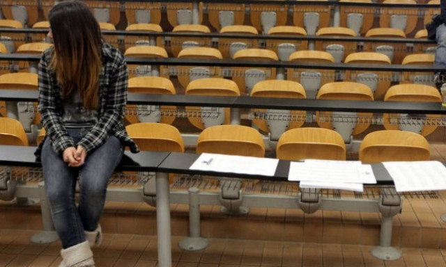 Καταιγίδα αποκαλύψεων: Και δεύτερος καθηγητής ζητούσε «φακελάκια»