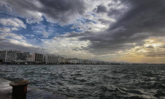 Άστατος σήμερα ο καιρός - Σε ποιες περιοχές θα χρειαστείτε ομπρέλα