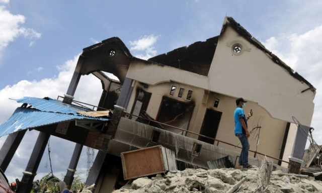 Ανείπωτη τραγωδία στην Ινδονησία: Τουλάχιστον 2.000 οι νεκροί - Χιλιάδες αγνοούμενοι (pics+vids)