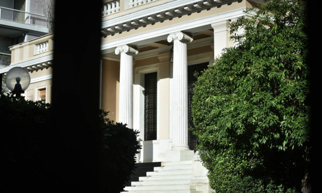 Μαξίμου εναντίον Μητσοτάκη: Limit up ανευθυνότητας από τον αρχηγό της ΝΔ