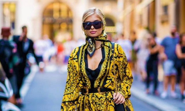 Τα scarf prints είναι η τάση που θα κάνει τη διαφορά