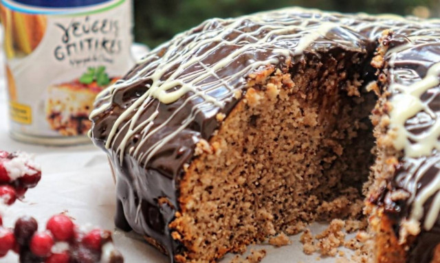 Η συνταγή της ημέρας: Βασιλόπιτα με καρύδια και επικάλυψη σοκολάτας