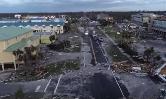 Φλόριντα: Εικόνες Αποκάλυψης και έξι νεκρούς άφησε πίσω του ο ιστορικός τυφώνας «Μάικλ» (vids+pics)