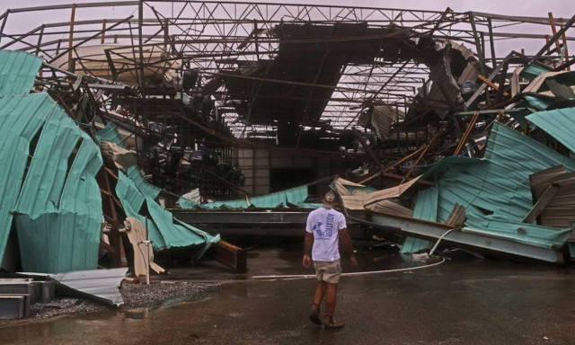 ΗΠΑ: Δύο νεκροί από το φονικό πέρασμα του τυφώνα Μάικλ (pics+vids)