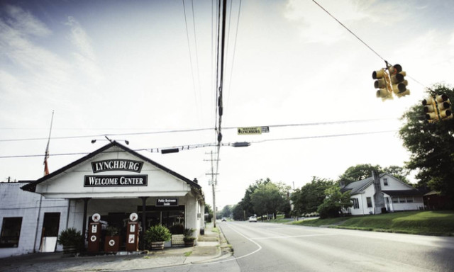 Απίστευτο! Το πιο γνωστό αμερικάνικο ουίσκι παράγεται σε μια πόλη που… ισχύει ακόμη η ποτοαπαγόρευση