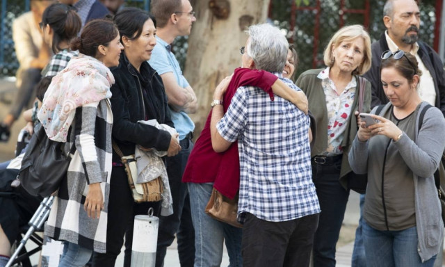 Ρίγη συγκίνησης στους γονείς του πάστορα: «Δόξα στον Κύριο! Άκουσε τις προσευχές μας»