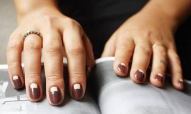 Η πιο φθινοπωρινή απόχρωση για το μανικιούρ σου