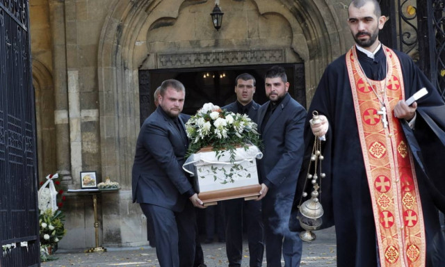 Θρήνος και οργή στην κηδεία της δημοσιογράφου που βίασαν και ξυλοκόπησαν μέχρι θανάτου (Pics+Vids)