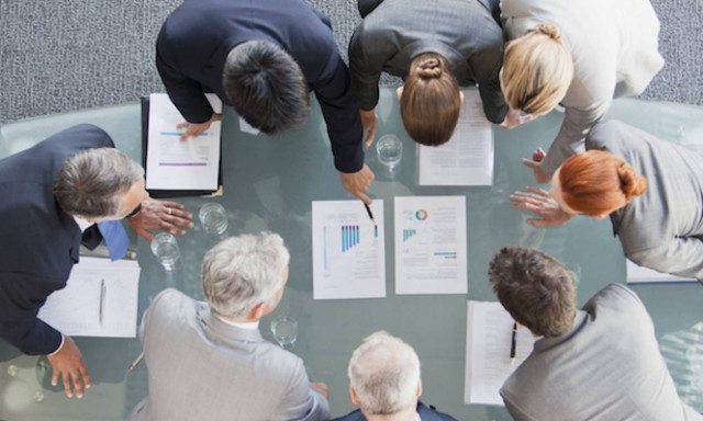 Labour minister unveils new job support programmes targeting Greece's best qualified