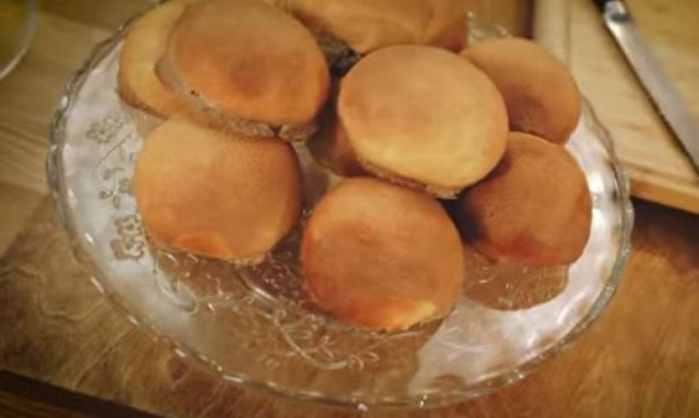 Γλυκά ψωμάκια με επικάλυψη καφέ