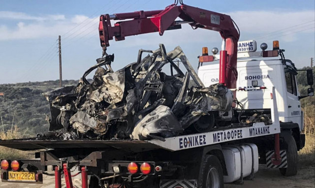 Καβάλα: Σοκάρουν οι εικόνες από το φρικτό τροχαίο με τους 11 νεκρούς