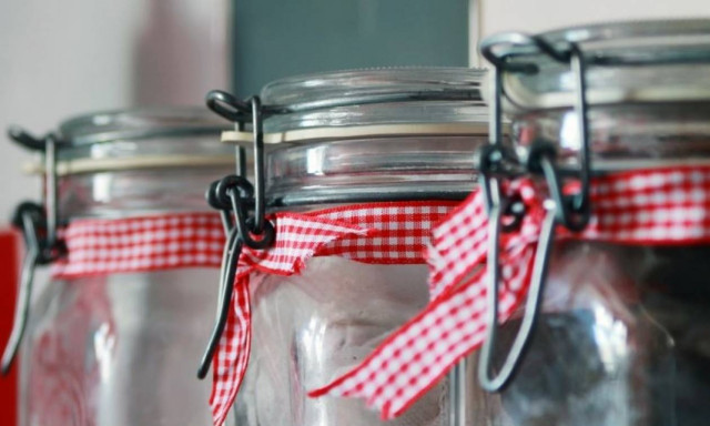 Πώς αποστειρώνουμε βάζα & μπουκάλια
