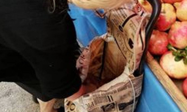 Η κρίση «χτυπά» και τις λαϊκές αγορές (vid)