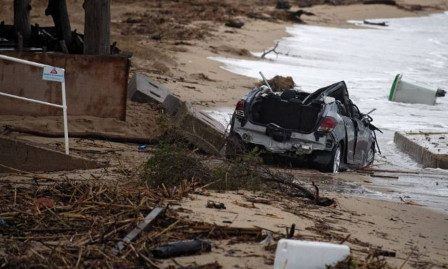 Γαλλία: Έξι νεκροί από τις φονικές πλημμύρες - Κλειστά σχολεία, δεκάδες εγκλωβισμένοι (vid)