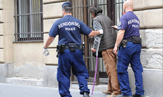 Σάλος στην Ουγγαρία: «Πογκρόμ» κατά των αστέγων ξεκινά η κυβέρνηση του Ορμπάν