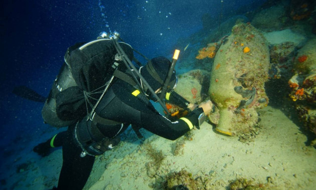 Εντυπωσιακά τα ευρήματα της έρευνας στον βυθό των Φούρνων (pics)