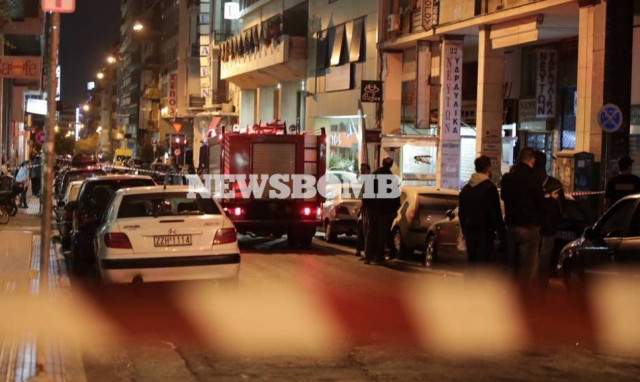 Βίντεο ντοκουμέντο: Καρέ - καρέ η επίθεση με μολότοφ στο Α.Τ. Ομόνοιας