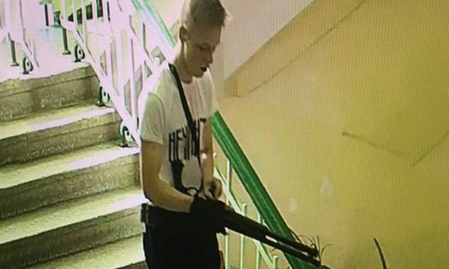 «Βλέπαμε πτώματα παντού»: Αυτός είναι δράστης του μακελειού στο κολλέγιο της Κριμαίας (Vid)