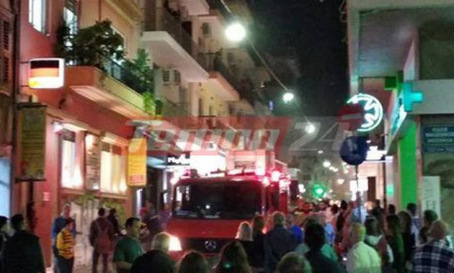 Πάτρα: Πανικός στο κέντρο της πόλης από φωτιά σε διαμέρισμα (pics&vid)