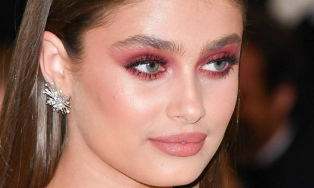 Αν φοβάσαι το red eye makeup, τότε δες αυτό το βίντεο και θα αλλάξεις γνώμη