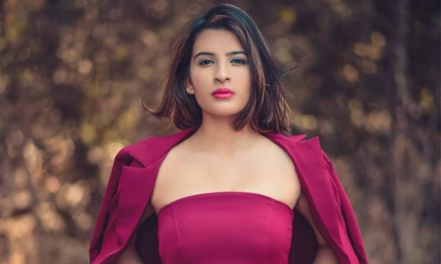 Στραγγάλισε και πέταξε στους θάμνους πανέμορφο μοντέλο επειδή αρνήθηκε να κάνουν σεξ (vid+pics)