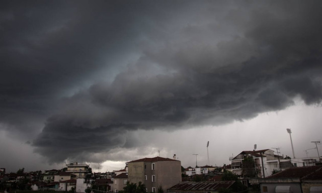 Έκτακτο δελτίο ΕΜΥ: O «Ορέστης» έρχεται και θα σαρώσει τη χώρα με καταιγίδες και χιόνια