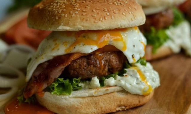 Συνταγή της ημέρας: Τα απόλυτα μοσχαρίσια Burger