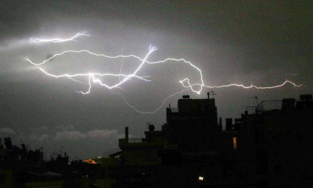 Έκτακτο δελτίο ΕΜΥ: Ο Ορέστης «χτυπά» τη χώρα με βροχές, χαλάζι και πτώση της θερμοκρασίας (pics)