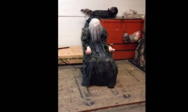 Δείτε το πιο τρομακτικό κόλπο για το Halloween! (vid)