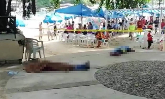 Απίστευτο βίντεο: Έκαναν μπάνιο κι έτρωγαν δίπλα σε πτώματα σαν να μην τρέχει τίποτα!