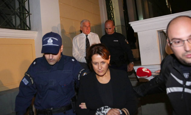 Στη φυλακή για μίζες ο Γιάννος Παπαντωνίου και η σύζυγός του