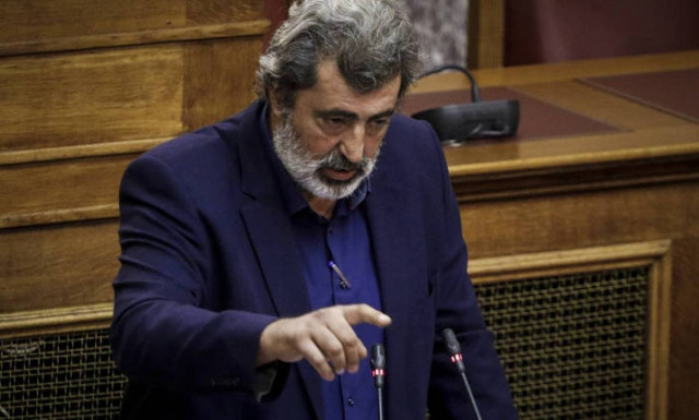 Πολάκης για Παπαντωνίου: Γιάννο μου, το μαντήλι σου βρέθηκε λερωμένο