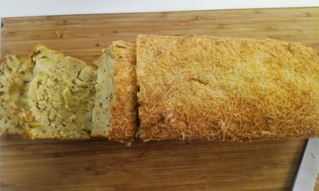 Η συνταγή της ημέρας: Ψωμί με δενδρολίβανο και μήλα