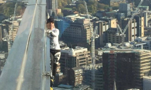 Κόβει ξανά την ανάσα ο Γάλλος «Spiderman»: Σκαρφάλωσε 230 μέτρα χωρίς εξοπλισμό και… συνελήφθη (vid)