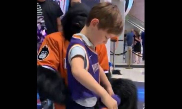 ΗΠΑ: Μετά τα θλιβερά γενέθλια ο 6χρονος είχε την καλύτερη μέρα της ζωής του! (vids+pics)