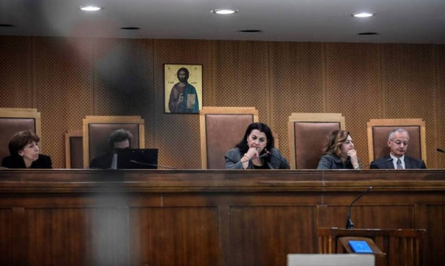 Πού αποδίδει η Ένωση Δικαστών και Εισαγγελέων την καθυστέρηση στη δίκη της Χρυσής Αυγής
