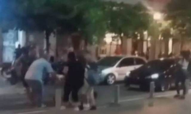 Αγρίνιο: Ελεύθερος με περιοριστικούς όρους ο νεαρός που τραυμάτισε τη 19χρονη με φωτοβολίδα