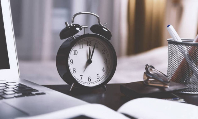 Αλλαγή ώρας 2018: ΠΡΟΣΟΧΗ - Μία ώρα πίσω οι δείκτες των ρολογιών!