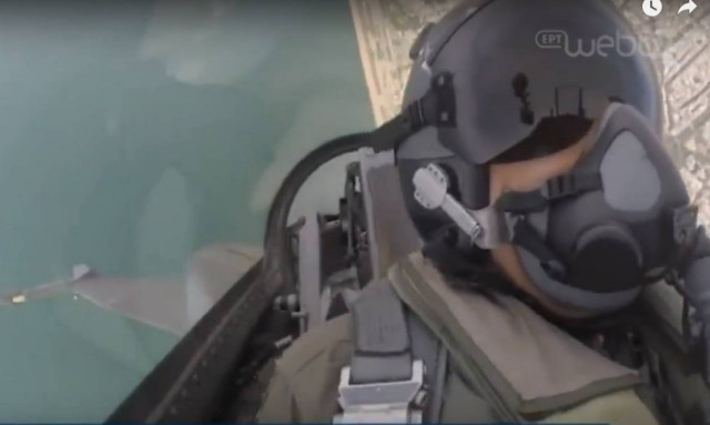 Ανατριχίλα: Το συγκλονιστικό μήνυμα του πιλότου του F-16 στους Έλληνες στη στρατιωτική παρέλαση