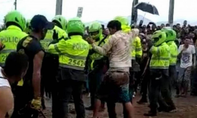 Φρίκη στην Κολομβία: Όχλος λίντσαρε μέχρι θανάτου «παιδεραστές» για απαγωγή που δε συνέβη ποτέ (Vid)