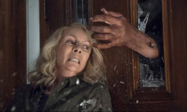 «Σαρώνει» τα ταμεία η νέα ταινία Halloween με τη Τζέιμι Λι Κέρτις - Δείτε το τρέιλερ