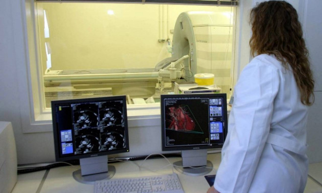 Αξονικές και μαγνητικές τομογραφίες περνούν από το «κόσκινο» του ΕΟΠΥΥ