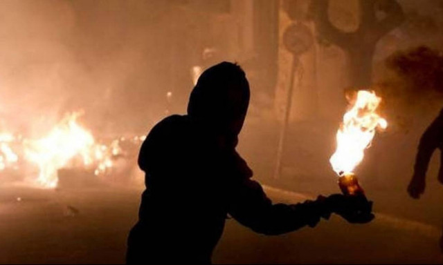 Συναγερμός στο κέντρο της Αθήνας: Επίθεση με μολότοφ σε αλβανικό τουριστικό γραφείο